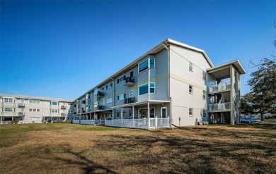 Welcome to what might be the perfect OTOW condo!  This spacious on On Top Of The World Golf Course in Florida - for sale on GolfHomes.com, golf home, golf lot