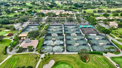 Enjoy Country club living, 3 golf courses, many restaurants in on Hunters Run Golf and Country Club in Florida - for sale on GolfHomes.com, golf home, golf lot