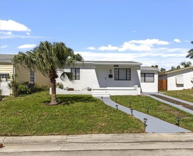 Beautifully renovated home in the heart of the Lake Worth Beach on Lake Worth Municipal Golf Course in Florida - for sale on GolfHomes.com, golf home, golf lot