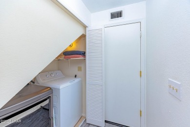 This lovely condo is located by the lakeside and is just a short on London Bridge Golf Course in Arizona - for sale on GolfHomes.com, golf home, golf lot