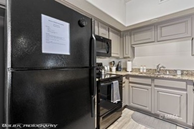 CHARMING TURNKEY CONDO!! This beautifully updated and fully on The Oasis Golf Club in Nevada - for sale on GolfHomes.com, golf home, golf lot