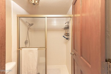 This lovely condo is located by the lakeside and is just a short on London Bridge Golf Course in Arizona - for sale on GolfHomes.com, golf home, golf lot
