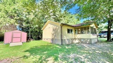Experience relaxed lake living in this inviting 2-bedroom on Links At Lands End in Texas - for sale on GolfHomes.com, golf home, golf lot
