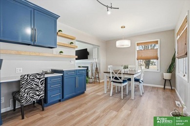 Martin Gray, M: , Marty.gray,   - End-unit townhome style condo on Oak Hills Country Club in Nebraska - for sale on GolfHomes.com, golf home, golf lot