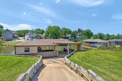 Unique lakefront home with nice updates, two bedrooms and  2 on Lake Kiowa Golf Course in Texas - for sale on GolfHomes.com, golf home, golf lot