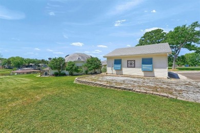 Unique lakefront home with nice updates, two bedrooms and  2 on Lake Kiowa Golf Course in Texas - for sale on GolfHomes.com, golf home, golf lot