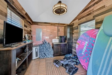 Unique lakefront home with nice updates, two bedrooms and  2 on Lake Kiowa Golf Course in Texas - for sale on GolfHomes.com, golf home, golf lot
