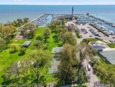 **WOW**2100+ SQ FT ABSOLUTELY BEAUTIFUL 4 BEDROOM, 2 AND A HALF on Lochmoor Club in Michigan - for sale on GolfHomes.com, golf home, golf lot