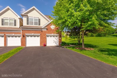 Impeccably cared for end-unit townhome nestled in the highly on Bowes Creek Country Club in Illinois - for sale on GolfHomes.com, golf home, golf lot