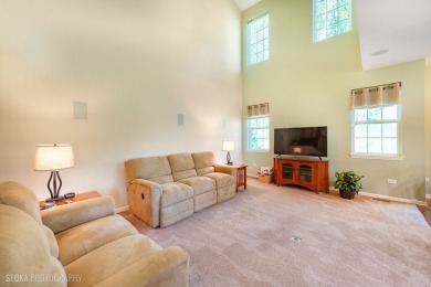 Impeccably cared for end-unit townhome nestled in the highly on Bowes Creek Country Club in Illinois - for sale on GolfHomes.com, golf home, golf lot