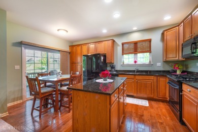 Impeccably cared for end-unit townhome nestled in the highly on Bowes Creek Country Club in Illinois - for sale on GolfHomes.com, golf home, golf lot