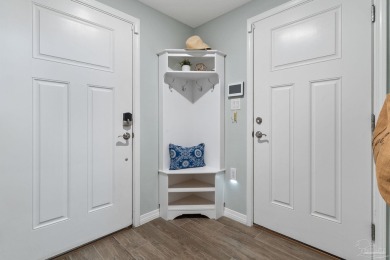Immaculate and move-in ready, this 2-bedroom, 2.5-bath townhome on Lost Key Golf Club in Florida - for sale on GolfHomes.com, golf home, golf lot