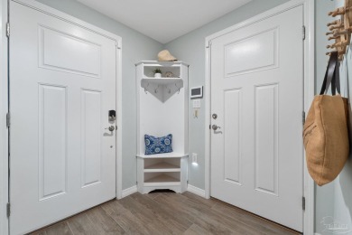 Immaculate and move-in ready, this 2-bedroom, 2.5-bath townhome on Lost Key Golf Club in Florida - for sale on GolfHomes.com, golf home, golf lot
