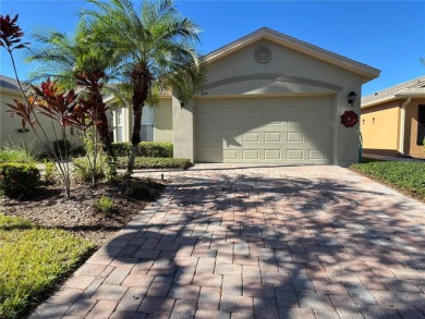 Under contract-accepting backup offers. Beautiful Bordeaux model on Poinciana Golf Club in Florida - for sale on GolfHomes.com, golf home, golf lot