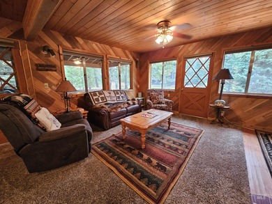 Cute as a button cabin in a great in town location! This 3 on McCall Municipal Golf Course in Idaho - for sale on GolfHomes.com, golf home, golf lot