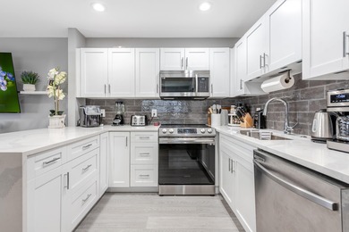 Renovated Villa in Kings Point! This beautifully updated home on Kings Point Golf - Executive in Florida - for sale on GolfHomes.com, golf home, golf lot