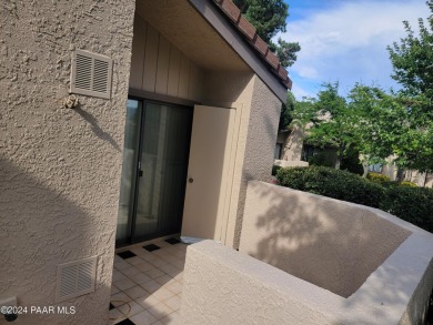 Fantastic 2 bedroom/ 2 bath Town home, single level located in on Antelope Hills Golf Courses in Arizona - for sale on GolfHomes.com, golf home, golf lot