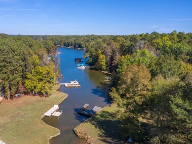 Large Lakefront lot for $649,000!! Very gentle slope perfect for on Great Waters Course At Reynolds Plantation in Georgia - for sale on GolfHomes.com, golf home, golf lot