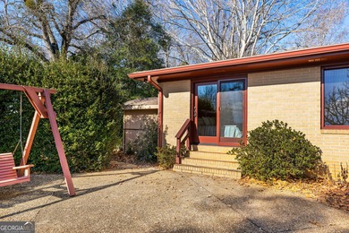 Move-in ready and completely renovated, this 3-bedroom, 2-bath on Chattahoochee Golf Course in Georgia - for sale on GolfHomes.com, golf home, golf lot