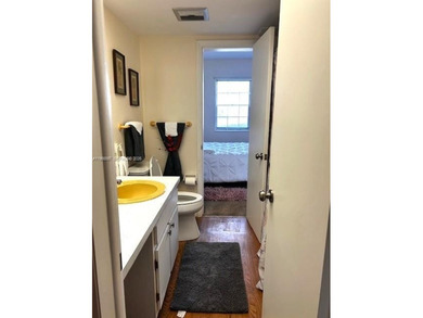 !!MOTIVATED SELLER - BRIGHT & PEACEFUL 2/1 FIRST-FLOOR CONDO!! on Leisureville Community Association in Florida - for sale on GolfHomes.com, golf home, golf lot