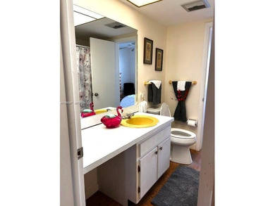 !!MOTIVATED SELLER - BRIGHT & PEACEFUL 2/1 FIRST-FLOOR CONDO!! on Leisureville Community Association in Florida - for sale on GolfHomes.com, golf home, golf lot