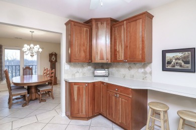 Rarely available Raintree condo with 2 bed, 2 bath + office! on Village Links of Glen Ellyn in Illinois - for sale on GolfHomes.com, golf home, golf lot