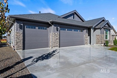 Thoughtfully designed single-level floor plan offers 3 bedrooms on Hunters Point Golf Club in Idaho - for sale on GolfHomes.com, golf home, golf lot