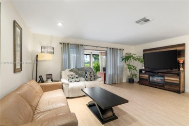 Beautifully updated 1,426 sqft two-story townhouse in the on Boca Lago Golf and Country Club in Florida - for sale on GolfHomes.com, golf home, golf lot