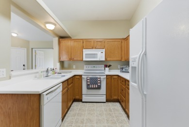 Fabulous SunRiver Twin Home! Lightly used 2nd home in excellent on Sunriver Golf Club in Utah - for sale on GolfHomes.com, golf home, golf lot