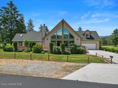 This great home sits on the Stoneridge Golf Course over looking on Stoneridge Golf Club in Idaho - for sale on GolfHomes.com, golf home, golf lot