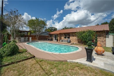 Beautifully updated 3-bedroom, 2-bath home located in a quiet on Alice Municipal Golf Course in Texas - for sale on GolfHomes.com, golf home, golf lot