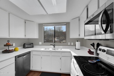 Beautiful quaint condo in the heart of the Foothills! on The Lodge at Ventana Canyon - Canyon  in Arizona - for sale on GolfHomes.com, golf home, golf lot