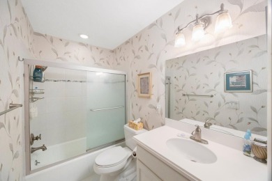 MOVE IN READY!! Discover the perfect blend of comfort and on IMG Academies Golf and Country Club in Florida - for sale on GolfHomes.com, golf home, golf lot