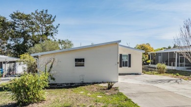 Discover the perfect blend of comfort and active living in this on Brookridge Country Club in Florida - for sale on GolfHomes.com, golf home, golf lot