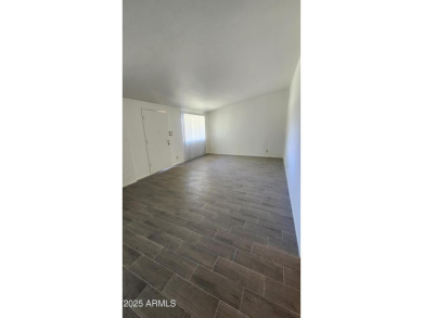 Discover this cozy home in Oakmont Palms. Open layout with on Sun City North Golf Course in Arizona - for sale on GolfHomes.com, golf home, golf lot