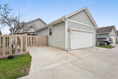 Welcome home to this beautifully maintained 3-bedroom, 2-bath on Plum Creek Golf Club in Texas - for sale on GolfHomes.com, golf home, golf lot