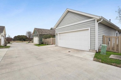 Welcome home to this beautifully maintained 3-bedroom, 2-bath on Plum Creek Golf Club in Texas - for sale on GolfHomes.com, golf home, golf lot