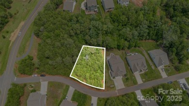 Build your dream home on this exceptional 0.32-acre high-and-dry on Edgewater Golf Club in South Carolina - for sale on GolfHomes.com, golf home, golf lot