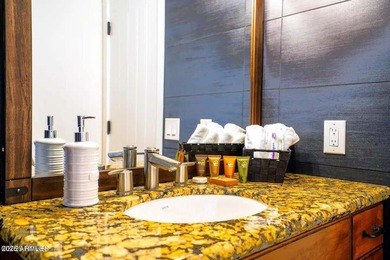 Enjoy this remodelled 2 bedroom, 2 bath, with large loft on Pinewood Country Club in Arizona - for sale on GolfHomes.com, golf home, golf lot