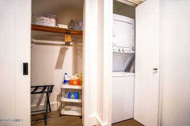 Enjoy this remodelled 2 bedroom, 2 bath, with large loft on Pinewood Country Club in Arizona - for sale on GolfHomes.com, golf home, golf lot