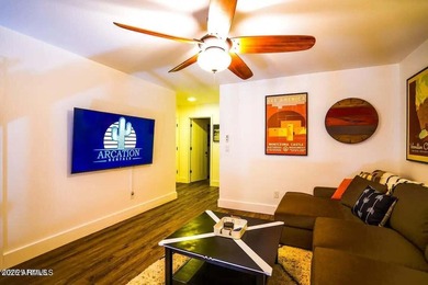 Enjoy this remodelled 2 bedroom, 2 bath, with large loft on Pinewood Country Club in Arizona - for sale on GolfHomes.com, golf home, golf lot