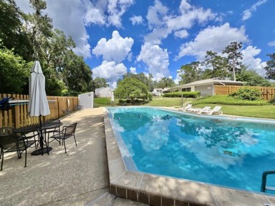 Paired home living at its finest. Tucked away in Owl's Landing on Hilaman Park Golf Course in Florida - for sale on GolfHomes.com, golf home, golf lot