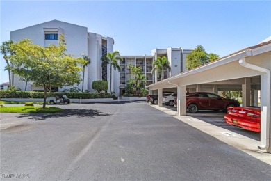 Fresh and Clean! 2 bedroom END unit on the 4th floor with great on The Landings Yacht, Golf and Tennis Club in Florida - for sale on GolfHomes.com, golf home, golf lot
