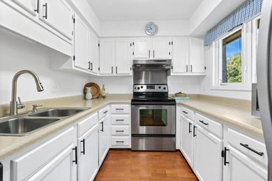 1158 Summerwind Lane | Seabrook IslandUpdated Cottage with Golf on The Seabrook Island Club in South Carolina - for sale on GolfHomes.com, golf home, golf lot