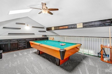Take a look at this beautifully remodeled condo in a highly on Sundale Country Club in California - for sale on GolfHomes.com, golf home, golf lot