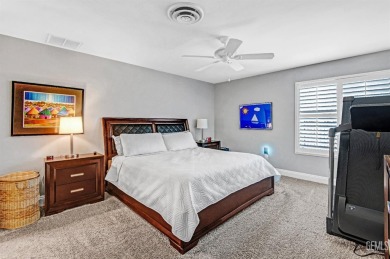 Take a look at this beautifully remodeled condo in a highly on Sundale Country Club in California - for sale on GolfHomes.com, golf home, golf lot