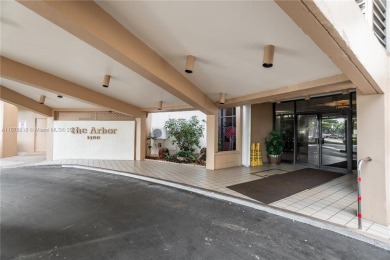 Welcome to this immaculate 2-bedroom, 2-bathroom condo on the on Pembroke Lakes Golf Club in Florida - for sale on GolfHomes.com, golf home, golf lot