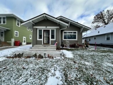 This 2 bedroom home is ready to move in.  Nice main floor plan on Cedar Pointe Golf Course in Iowa - for sale on GolfHomes.com, golf home, golf lot