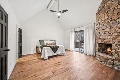 Welcome to a rare lakefront opportunity in the heart of Lee's on Lakewood Oaks Golf Club, Ltd. in Missouri - for sale on GolfHomes.com, golf home, golf lot