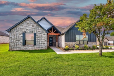 The luxurious details and functional layout of this new on Winter Creek Golf and Social Club in Oklahoma - for sale on GolfHomes.com, golf home, golf lot